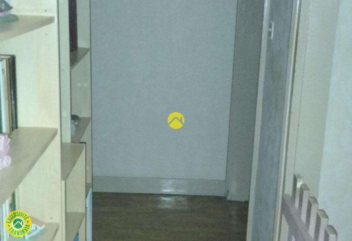 Maison à SAINT-JULIEN-LA-GENETE