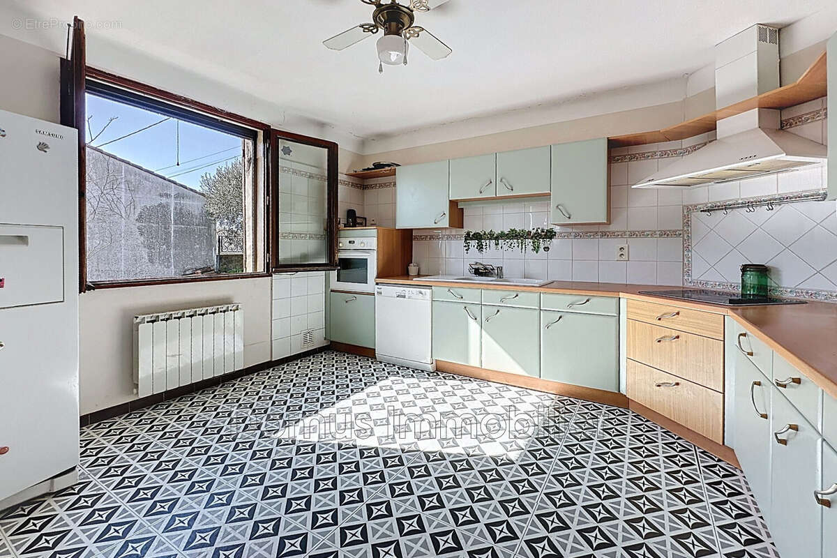 Maison à SAINT-SATURNIN-LES-AVIGNON