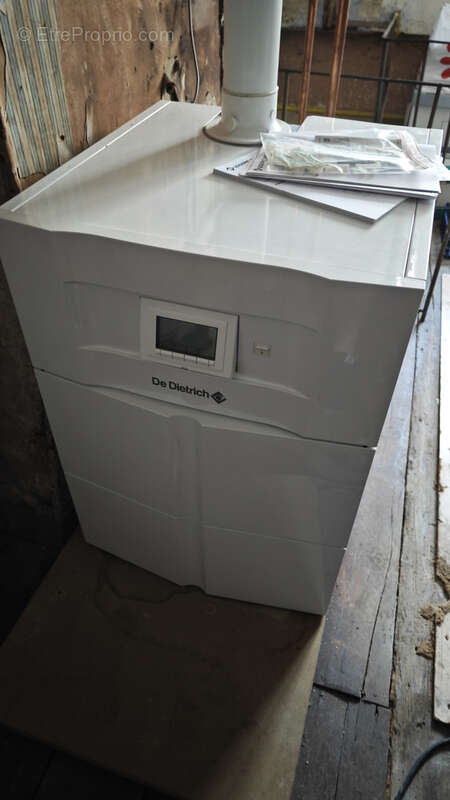 Commerce à VILLENEUVE-SUR-YONNE