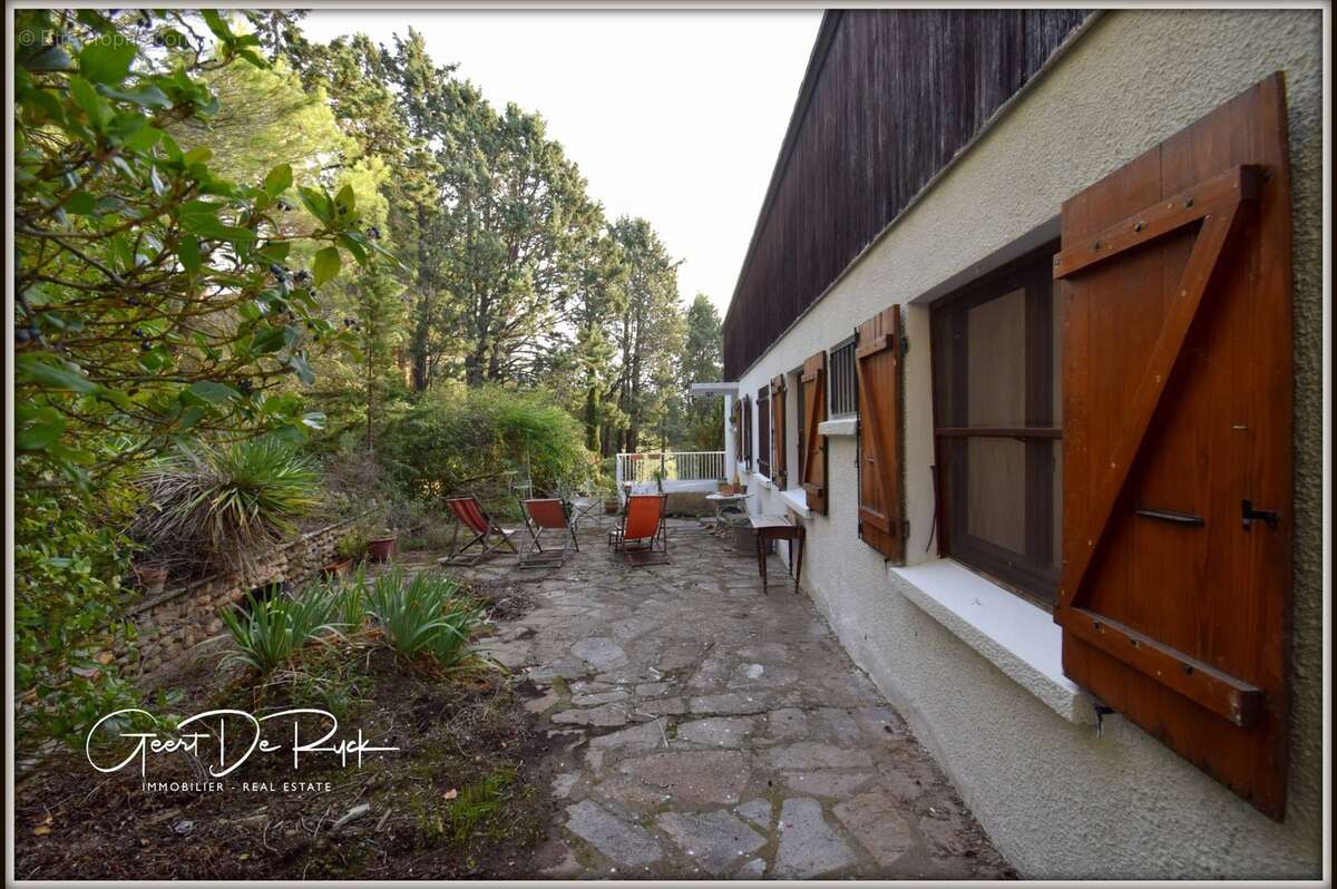 Dpt Aude (11), à vendre LIMOUX maison P6 avec vue panoramique, 5000 m² de terrain et fort potentiel d'investissement - photo 3