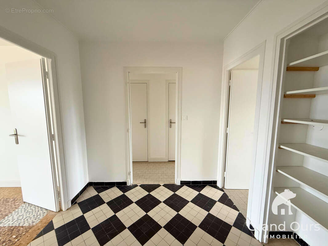 Appartement à YZEURE