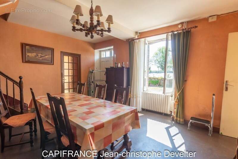 Maison à vendre GORRON (53) maison en pierres 3 chambres avec dépendances sur terrain de 3450 m2 - photo 3