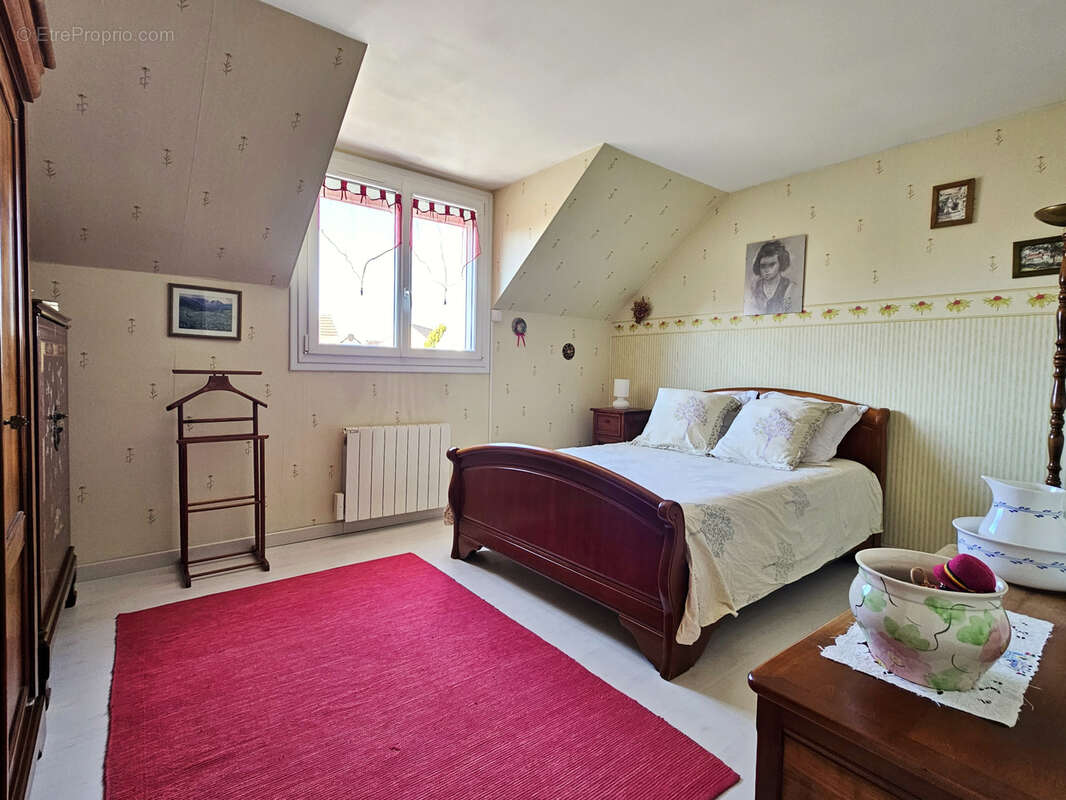 Maison à MANDRES-LES-ROSES