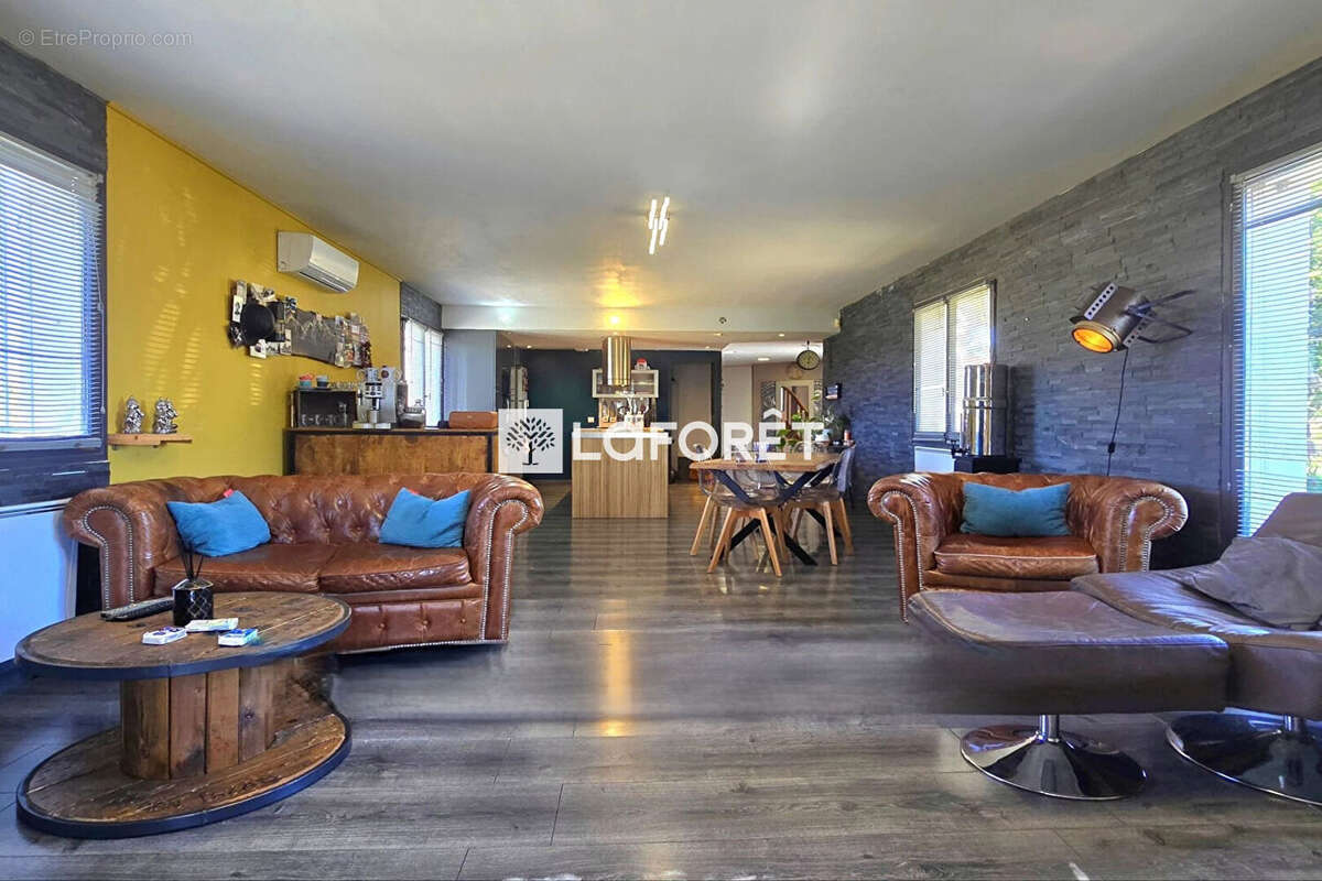 Maison à LAROQUE-DES-ALBERES