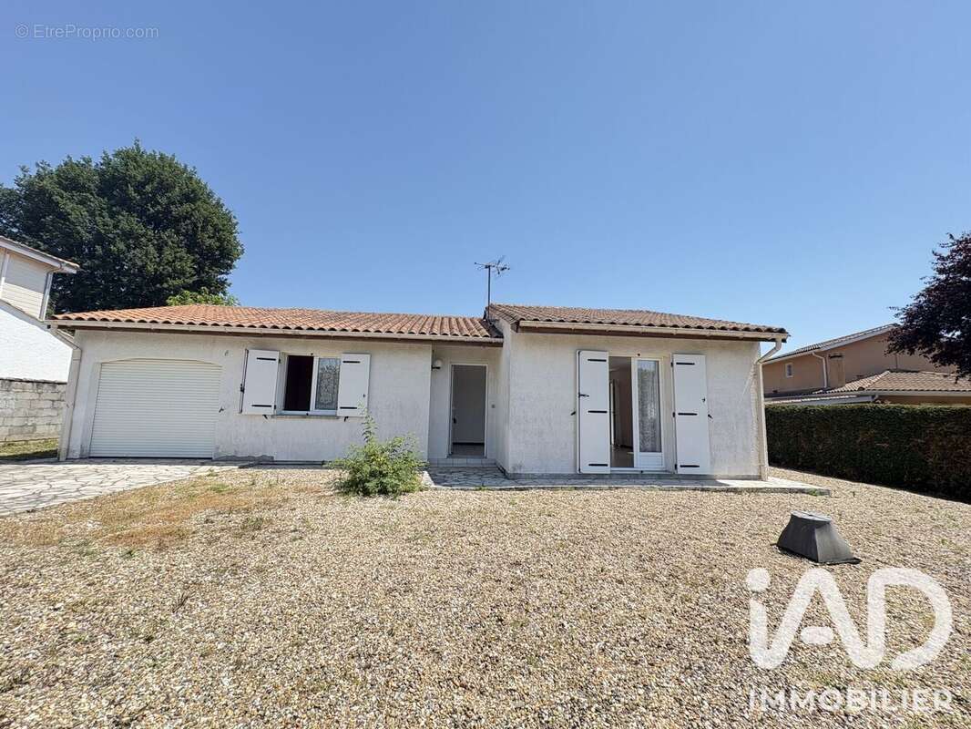 Photo 2 - Maison à BASSENS