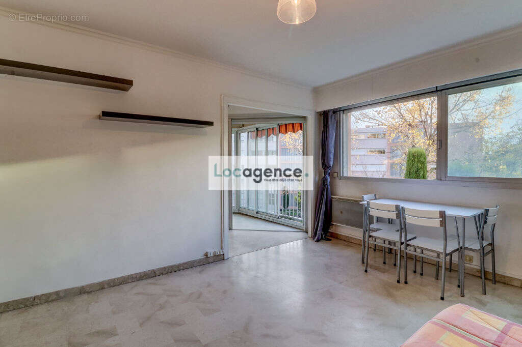 Appartement à MANDELIEU-LA-NAPOULE