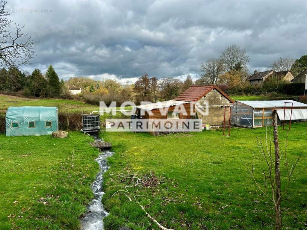 Maison à SAINT-SAULGE