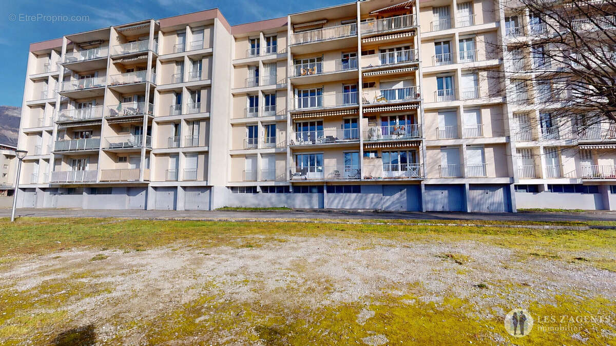 Appartement à SAINT-MARTIN-D'HERES