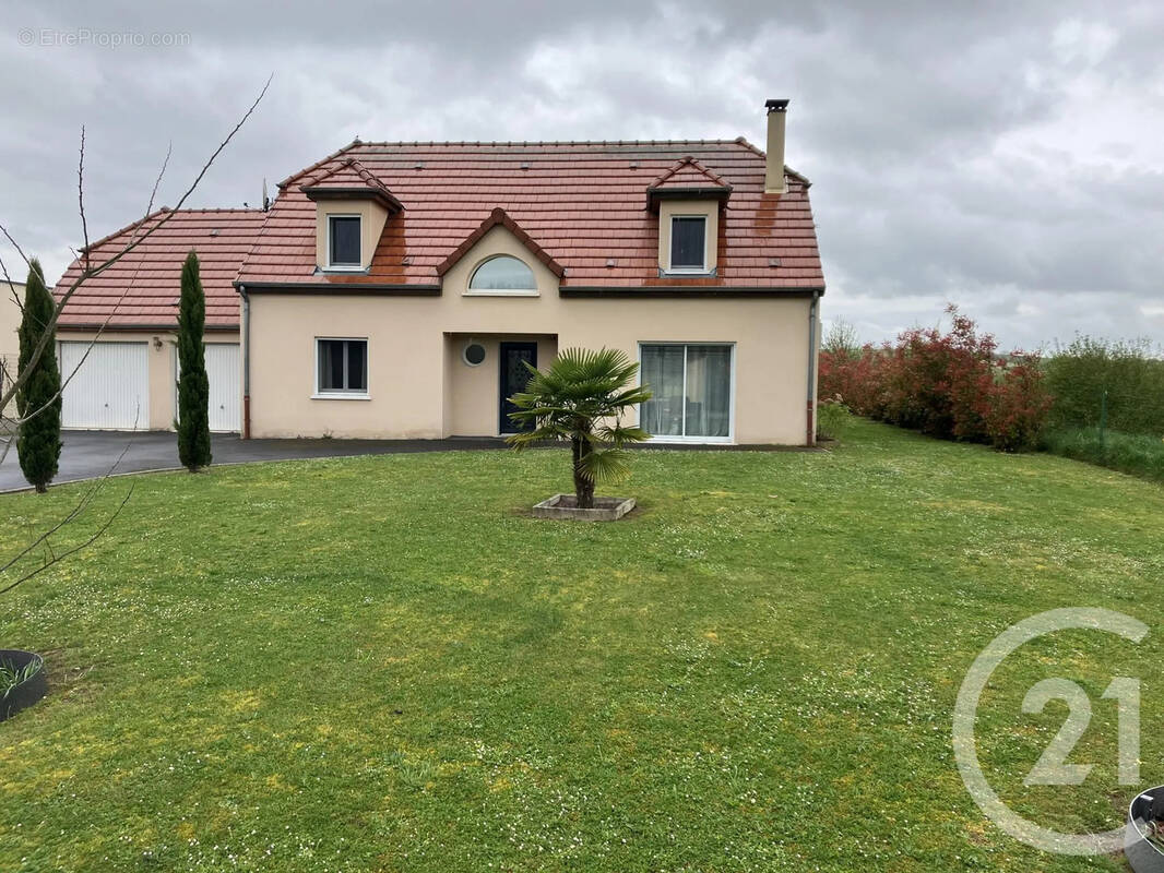 Maison à SAINT-LUMIER-EN-CHAMPAGNE