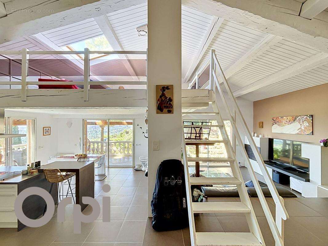 Maison de charme avec vue dominante, studio indépendant, piscine et garage - photo 6