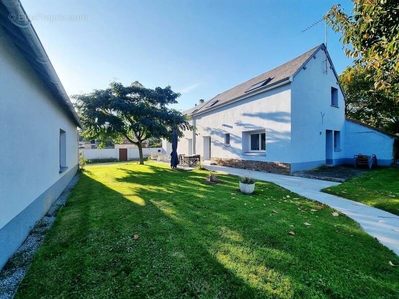 Maison à LE GUE-DE-LONGROI