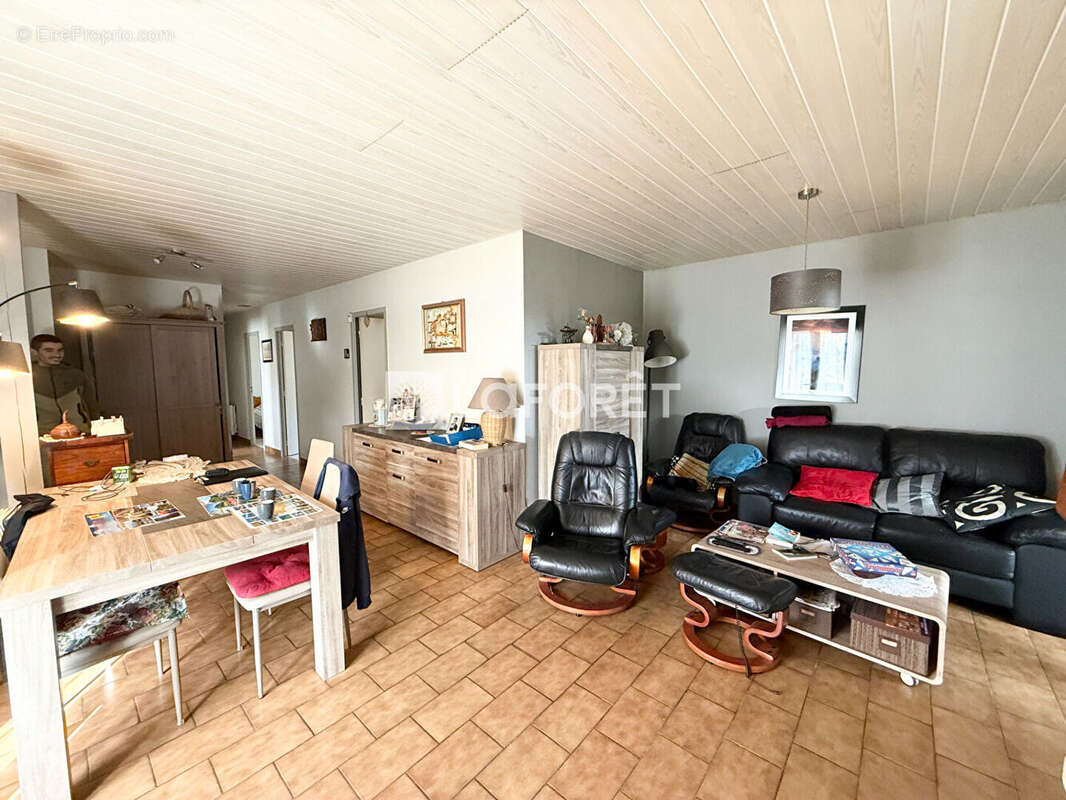 Maison à SAINT-MICHEL-DE-RIEUFRET