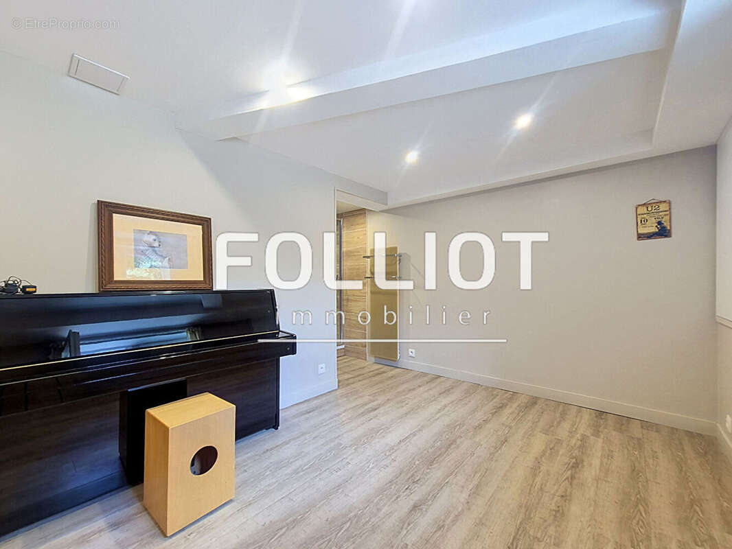 A VENDRE Superbe maison familiale de 9 pièces 170m² à Caen - photo 16