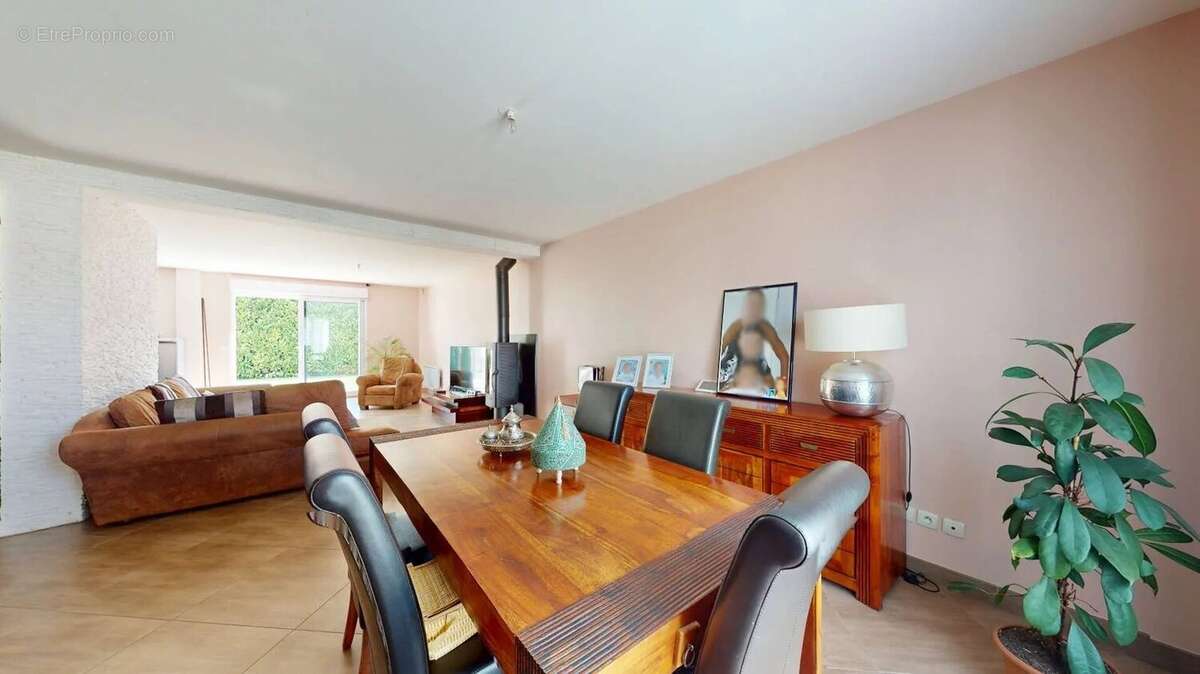 Maison à GRETZ-ARMAINVILLIERS