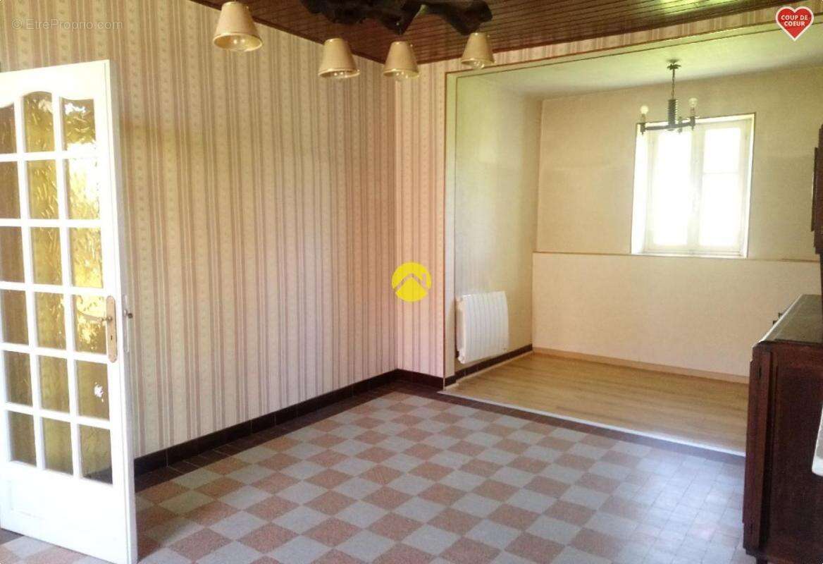 Maison à SAINT-AMAND-MONTROND