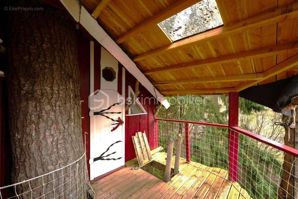 Commerce à SAINT-GERVAIS-D'AUVERGNE