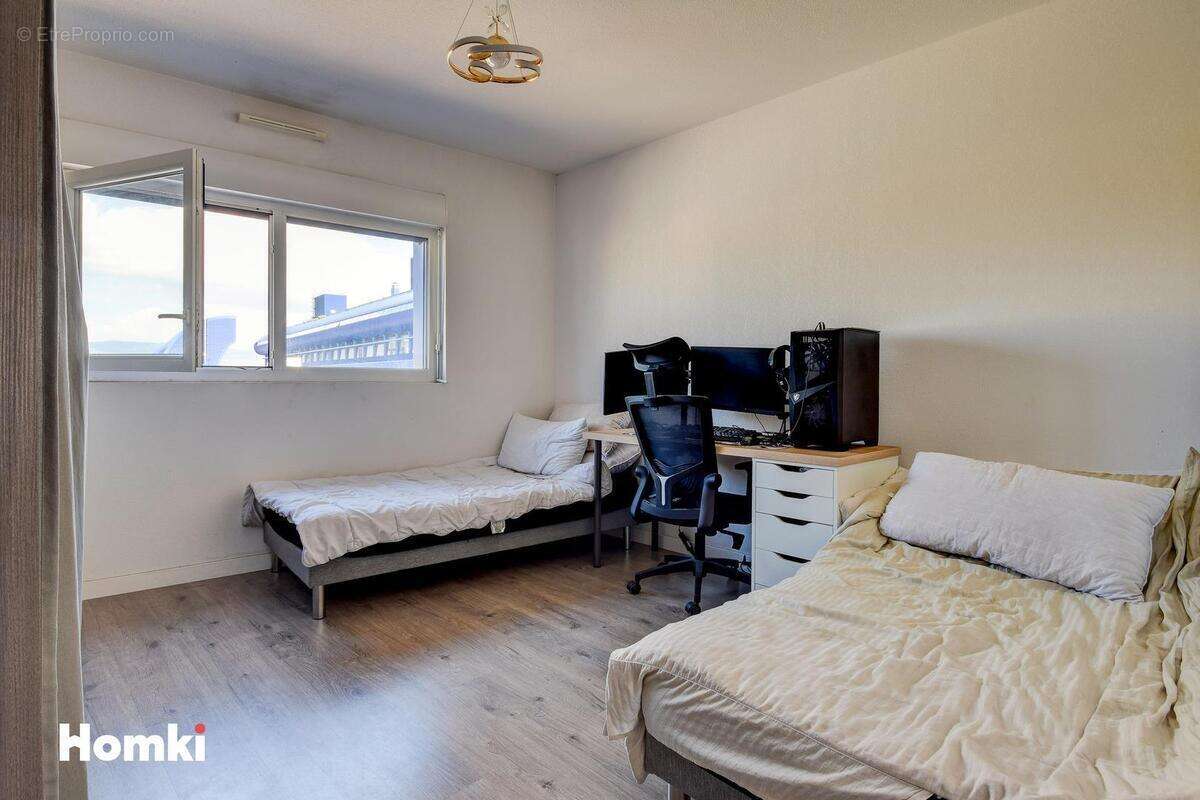 Appartement à MARSEILLE-4E