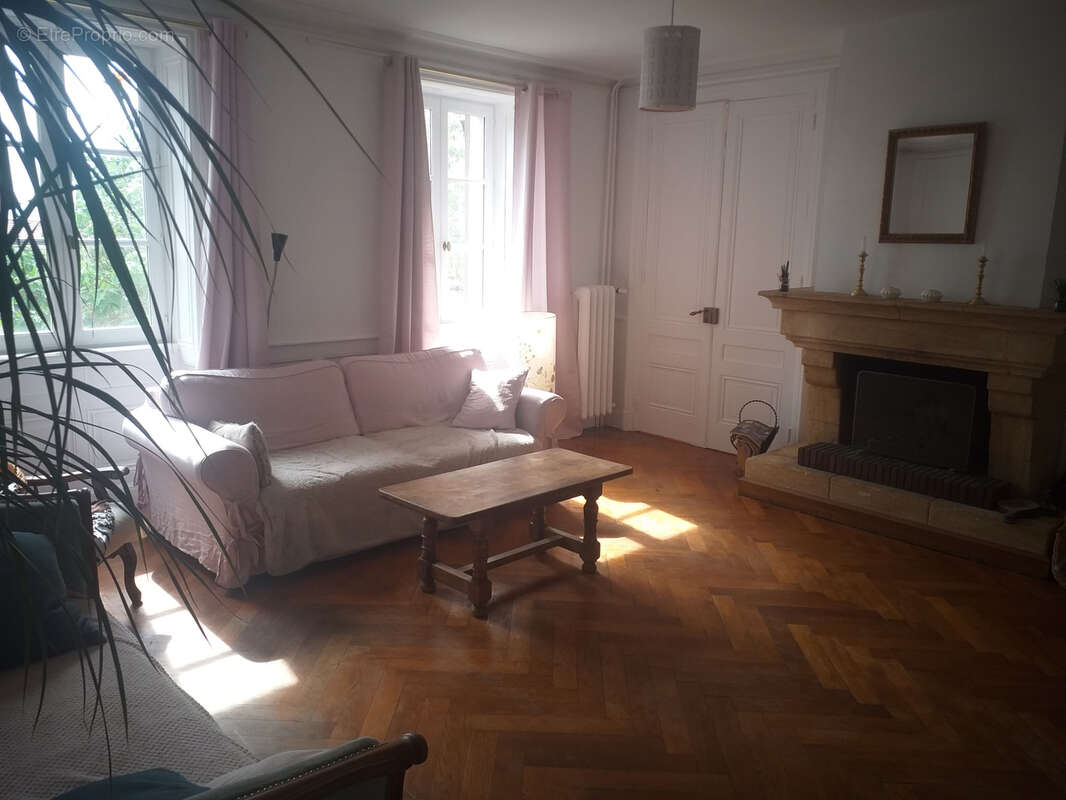 Maison à PANISSIERES