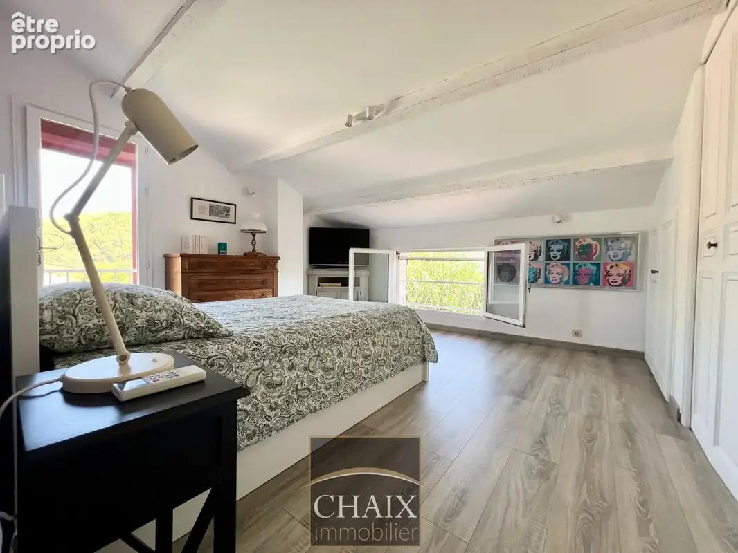 83640 SAINT ZACHARIE - Villa type 6 avce piscine vue collines - photo 18