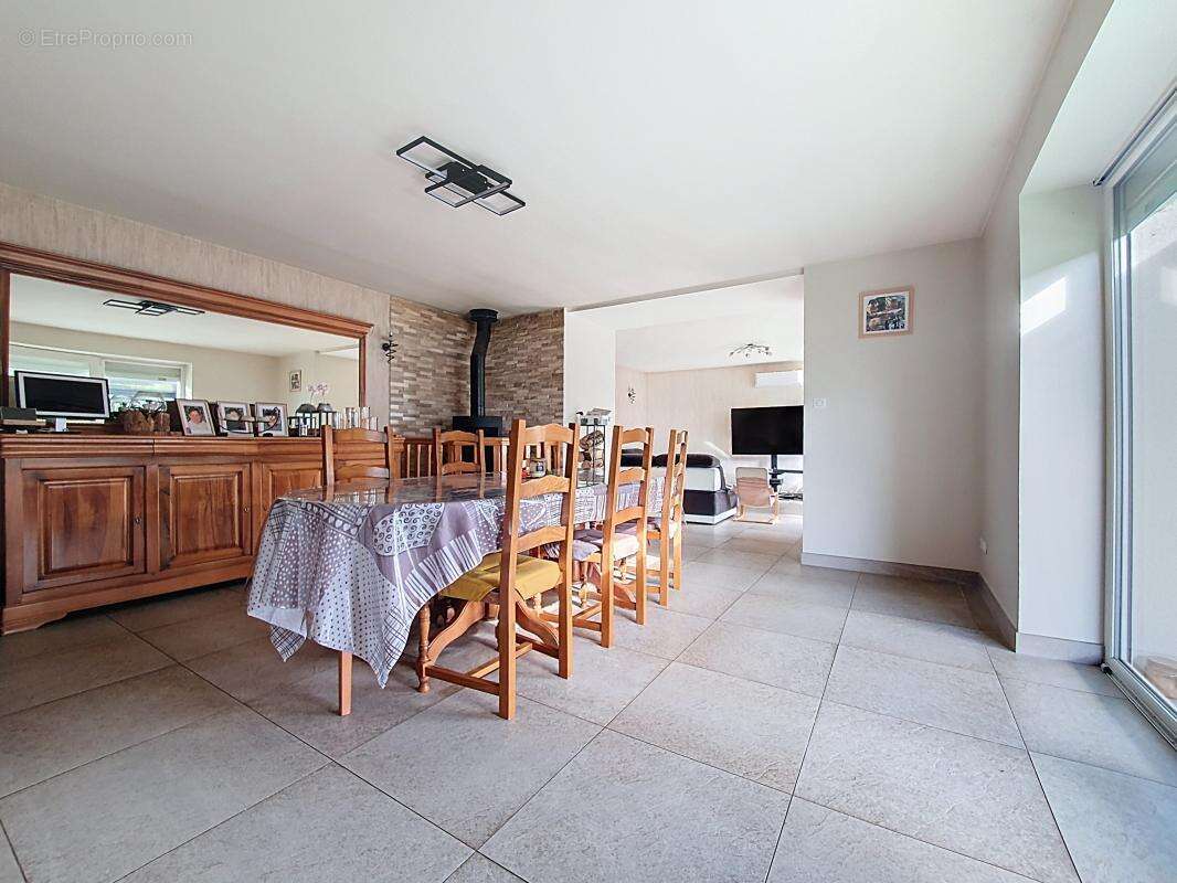 Maison à SERPAIZE