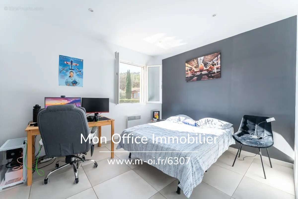 Maison à LE PUY-SAINTE-REPARADE