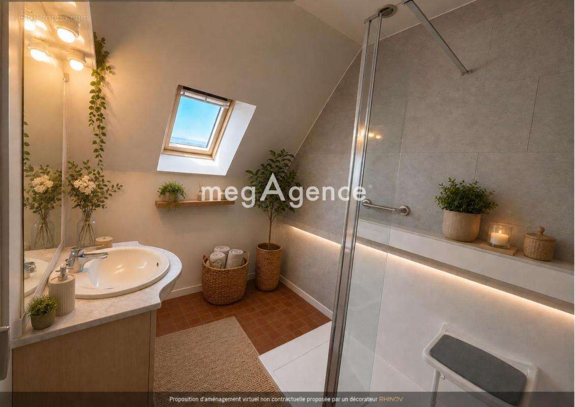 Lanester – Maison 3 chambres avec garage, jardin clos et beau potentiel - photo 8