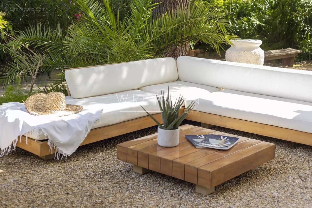 Maison à LES ISSAMBRES