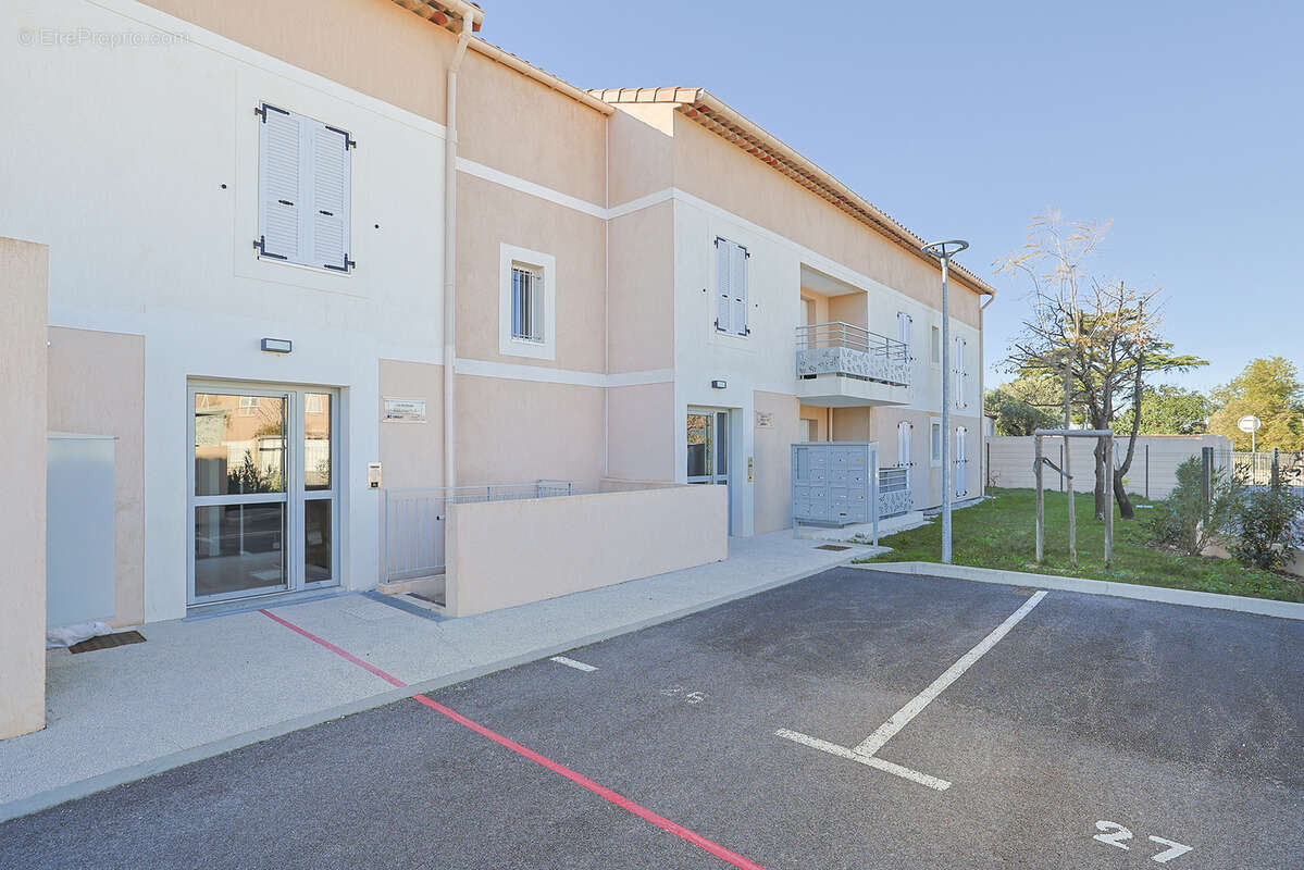 Appartement à LA CRAU