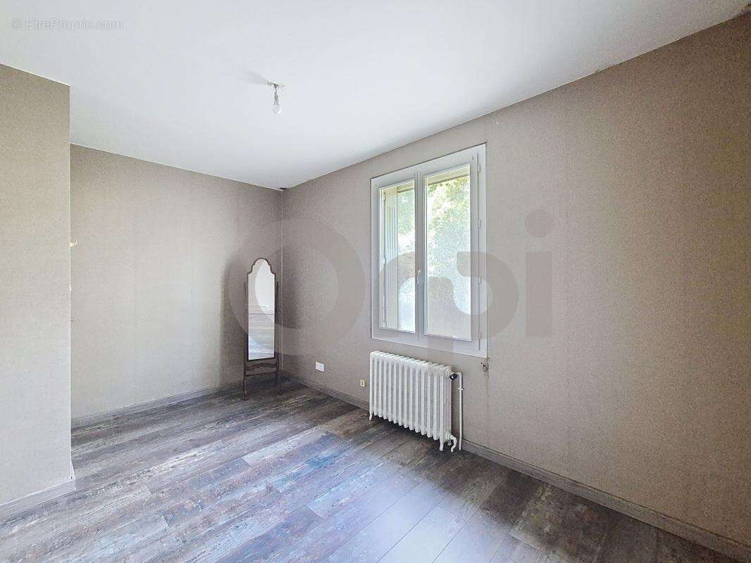 Maison à TERRASSON-LAVILLEDIEU