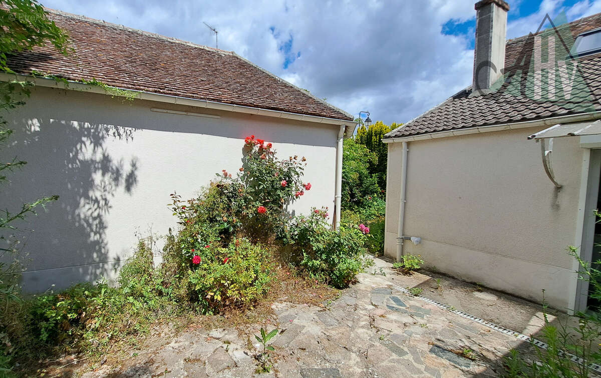 Proche BRAY SUR SEINE - Maison de 64 m2 avec 2 chambres, petit jardin avec garage - photo 12