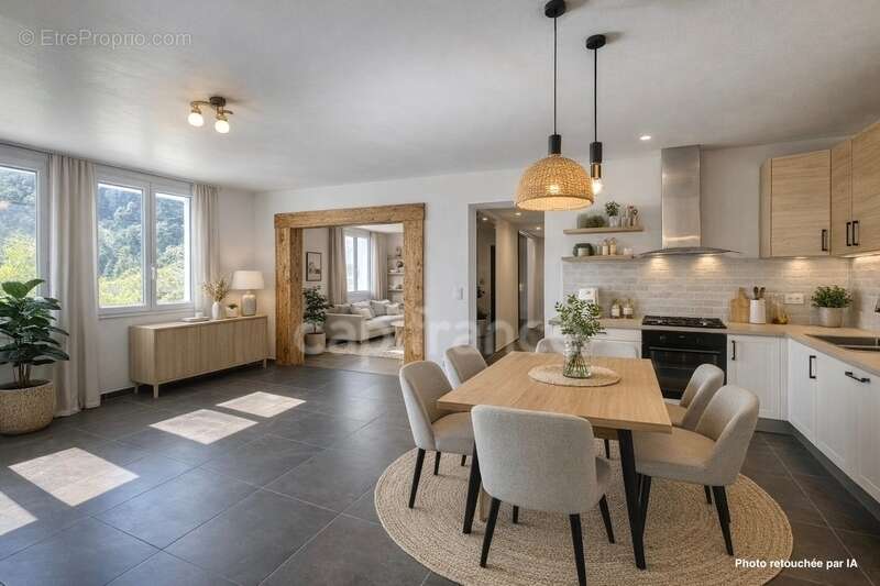 Maison mitoyenne + studio indépendant : 104 m2 au total + Garage fermée - CLANS (06) - photo 3