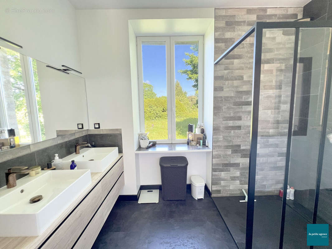 Maison à LE BENY-BOCAGE