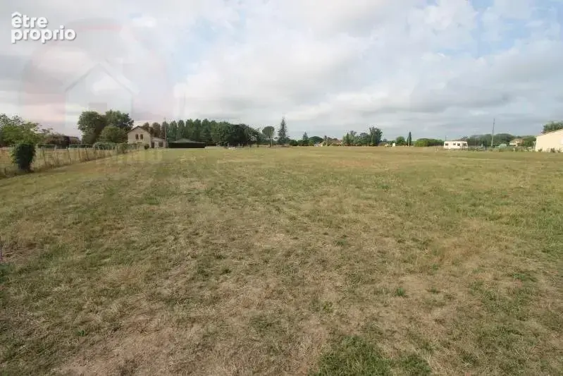 Terrain constructible st pierre d eyraud - 1281 m2 - photo 3