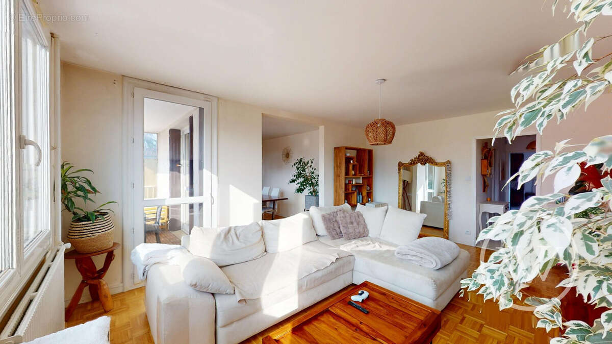 Appartement 96 m² à Valence  - photo 2