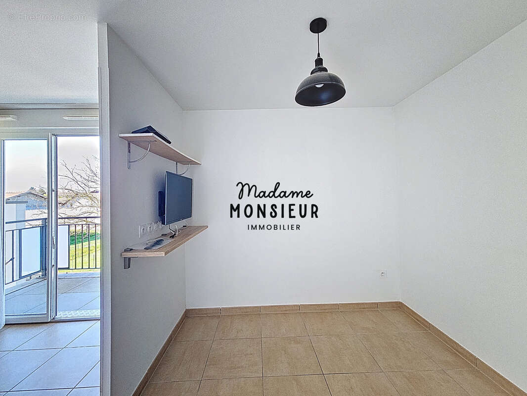 Appartement à SAINT-ETIENNE-DE-SAINT-GEOIRS