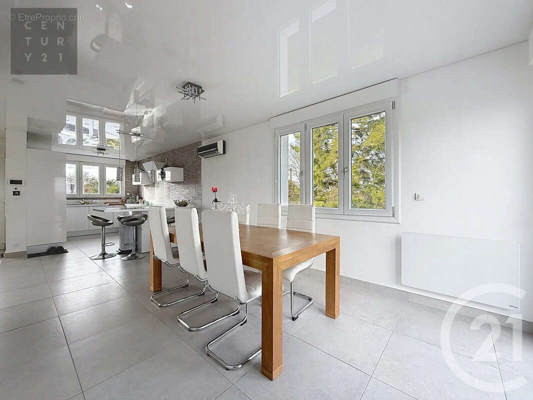 Maison à SAINT-PARRES-AUX-TERTRES