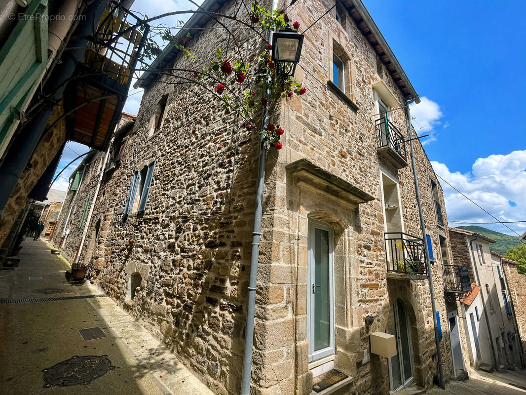 Maison à SAINT-FELIX-DE-LODEZ