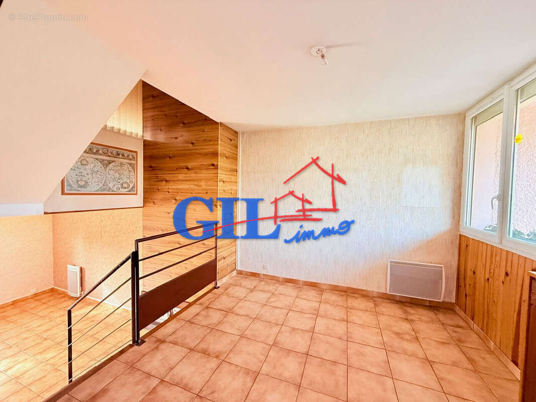 Maison à SAVIGNY-LE-TEMPLE