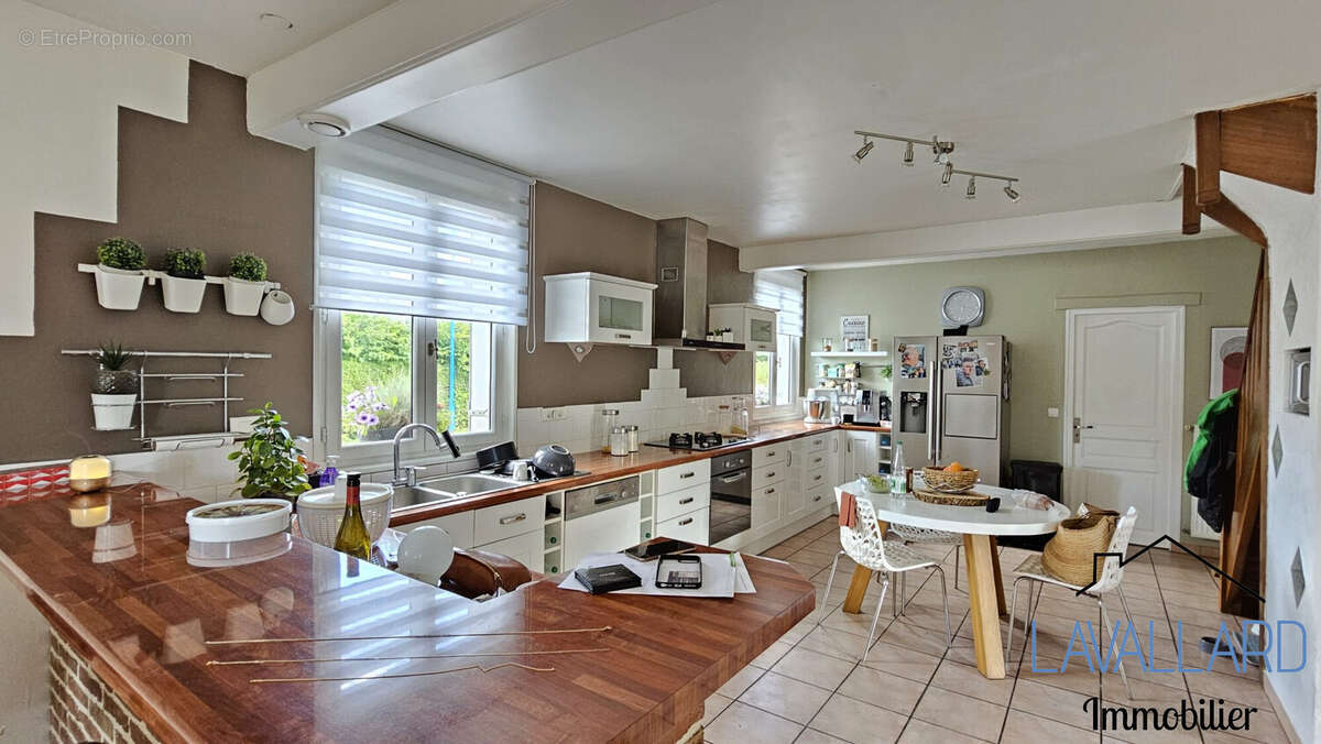 Maison 5 pièces 139 m² à vendre à Rainneville (80260) - photo 6