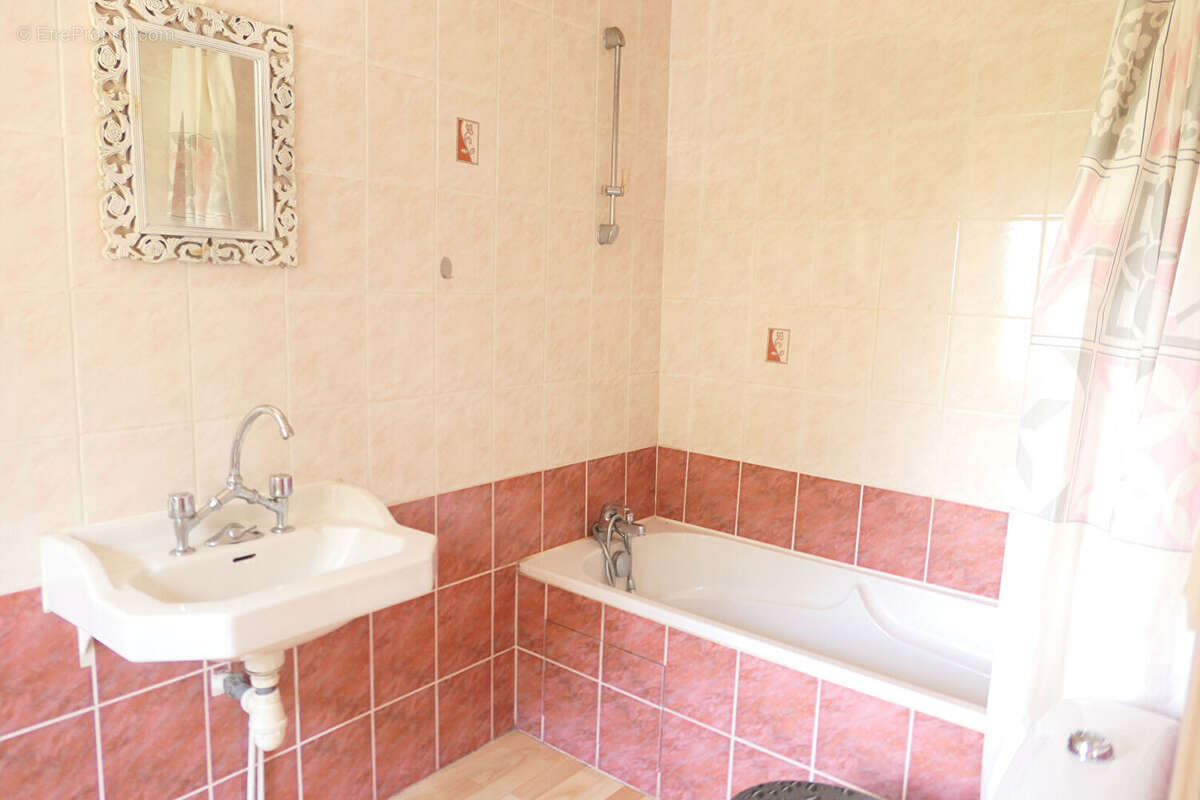 Maison 105 m² à Saint-Pois  - photo 7
