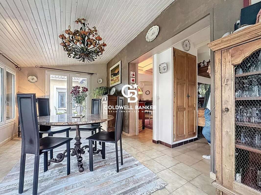 Maison à BAGNOLS-EN-FORET