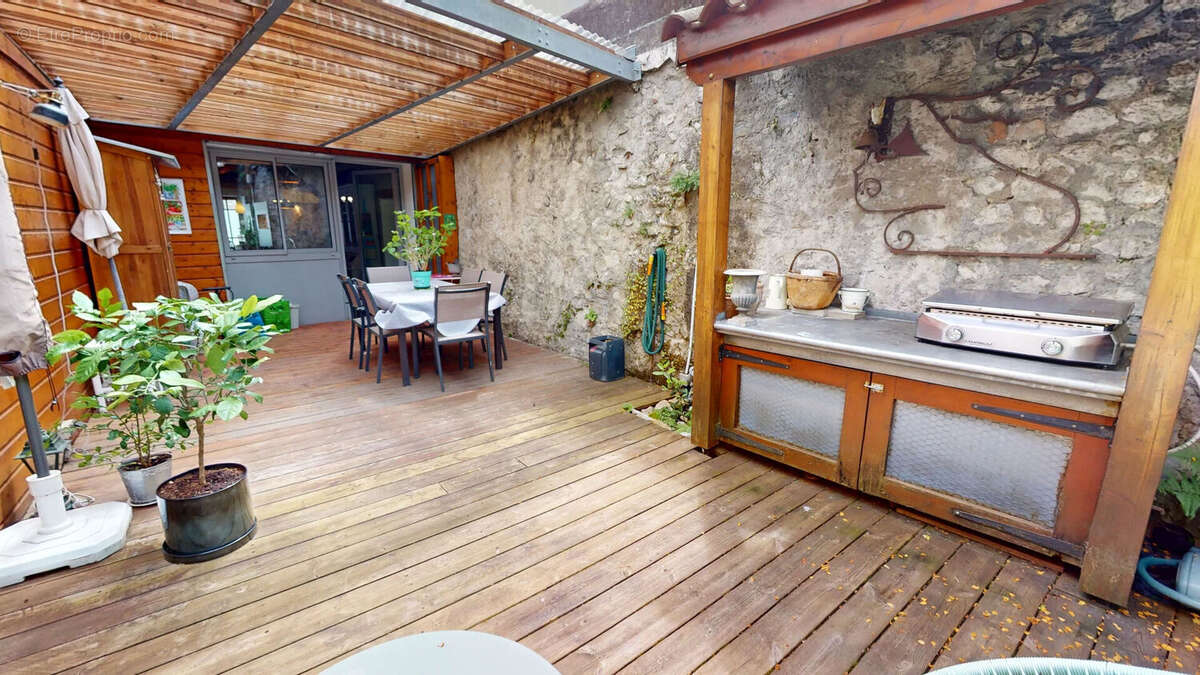 Maison à MONTBONNOT-SAINT-MARTIN