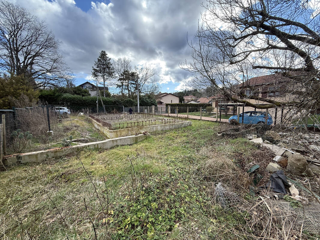 Terrain à TASSIN-LA-DEMI-LUNE