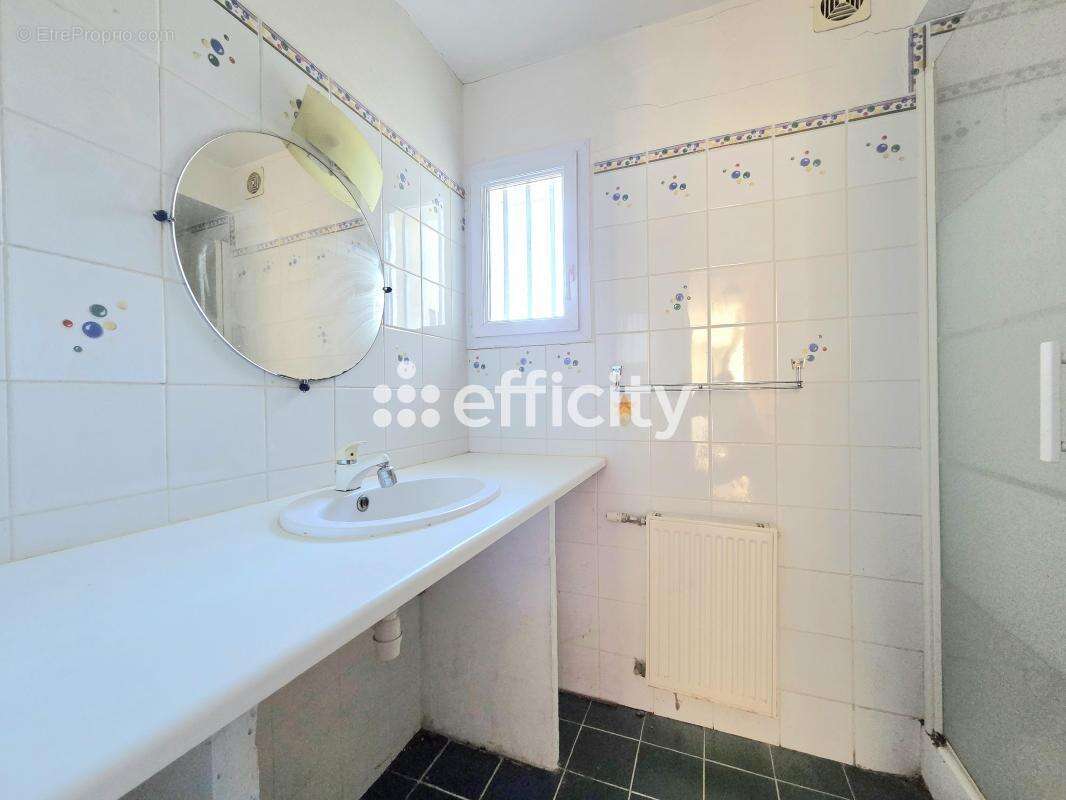 Maison 143 m² à Courtillers  - photo 9