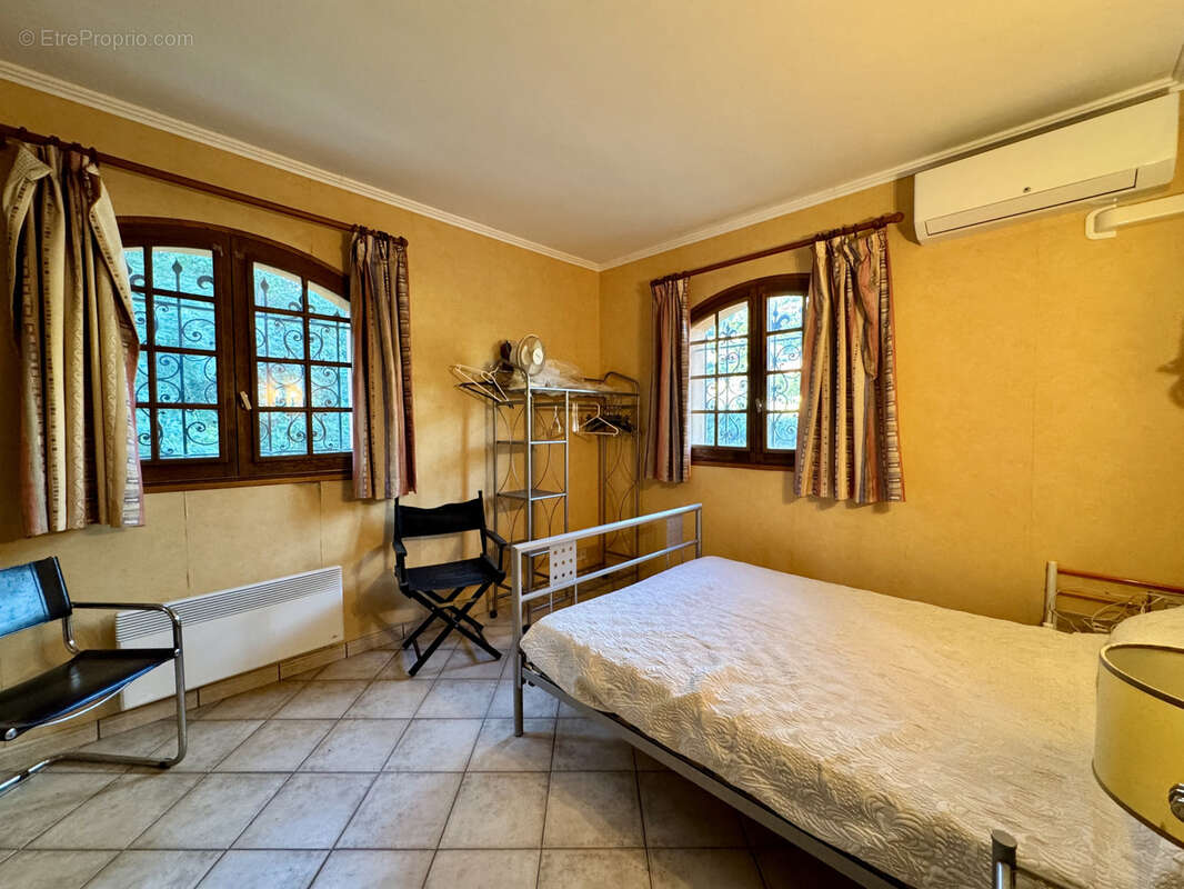 Maison à MANDELIEU-LA-NAPOULE