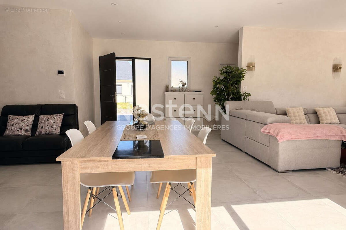 Villebarou - secteur Francillon - Maison plain-pied -  5 pièces - 4 chambres - tout accessible à pied - photo 8
