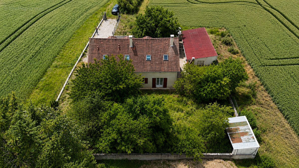 Maison à THURE
