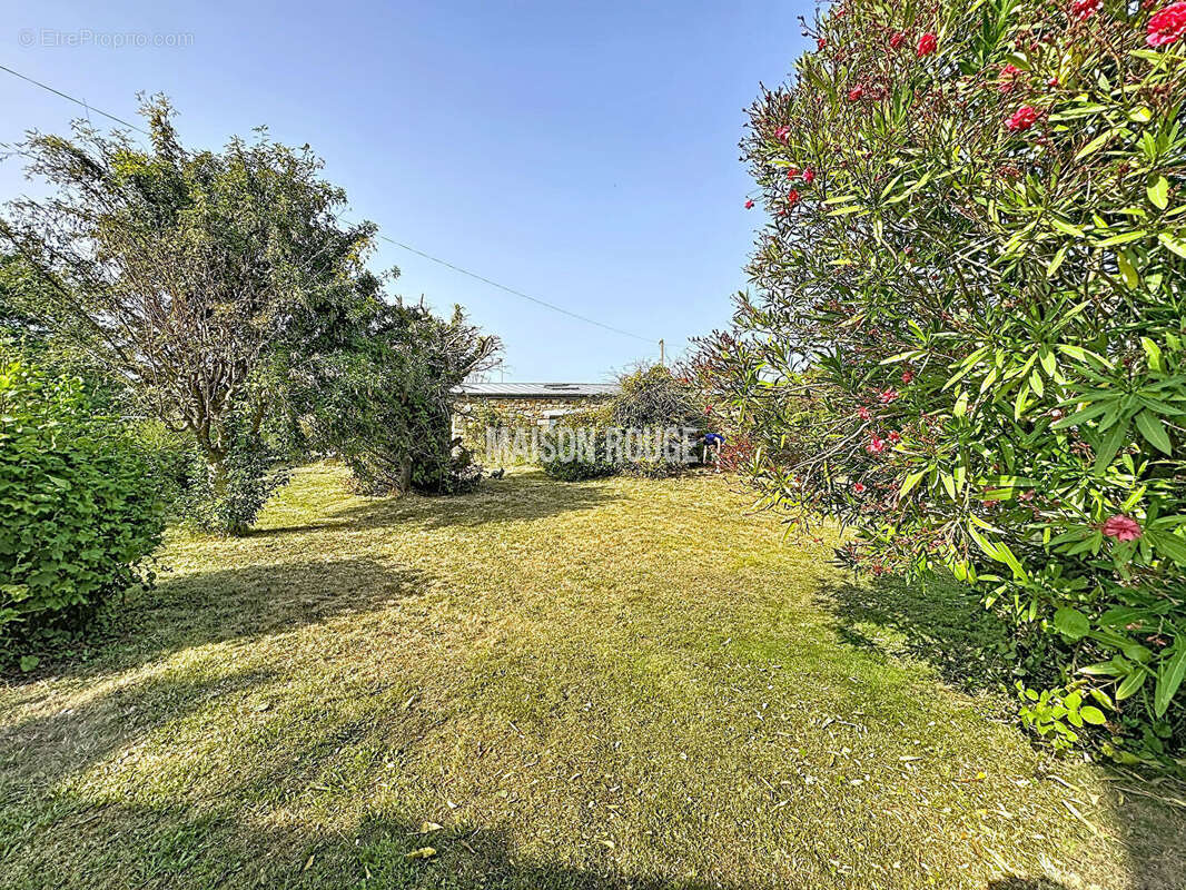 Maison de caractère avec longère indépendante sur un magnifique terrain arboré à Loguivy ! - photo 15