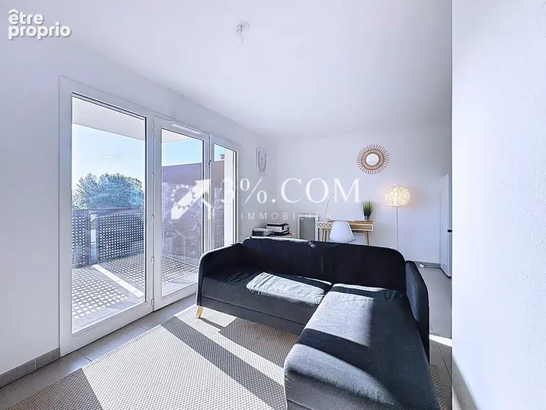 Appartement T2 moderne de 48 m2 avec terrasse et vue dégagée - photo 1
