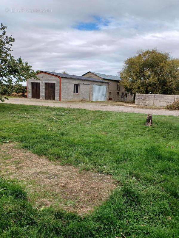 Maison à NOTRE-DAME-DU-HAMEL